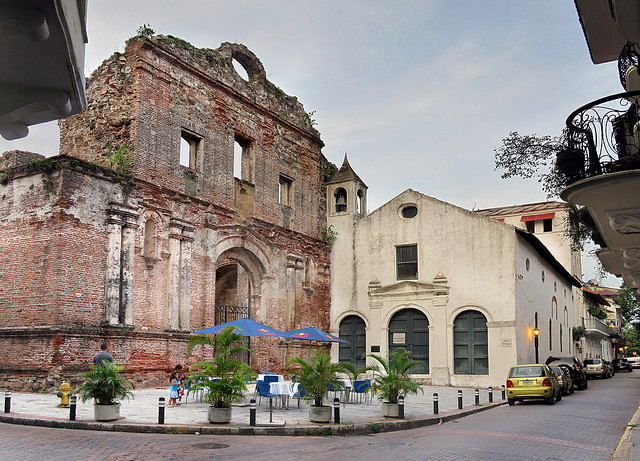 File:Convento Arco Chato Panama.jpg