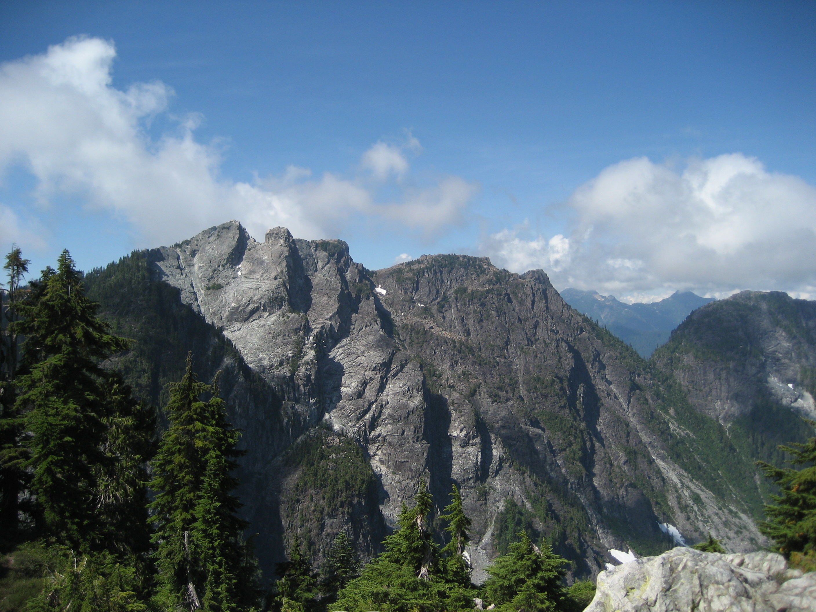 Гора 2 буквы. Sheer Mountain.