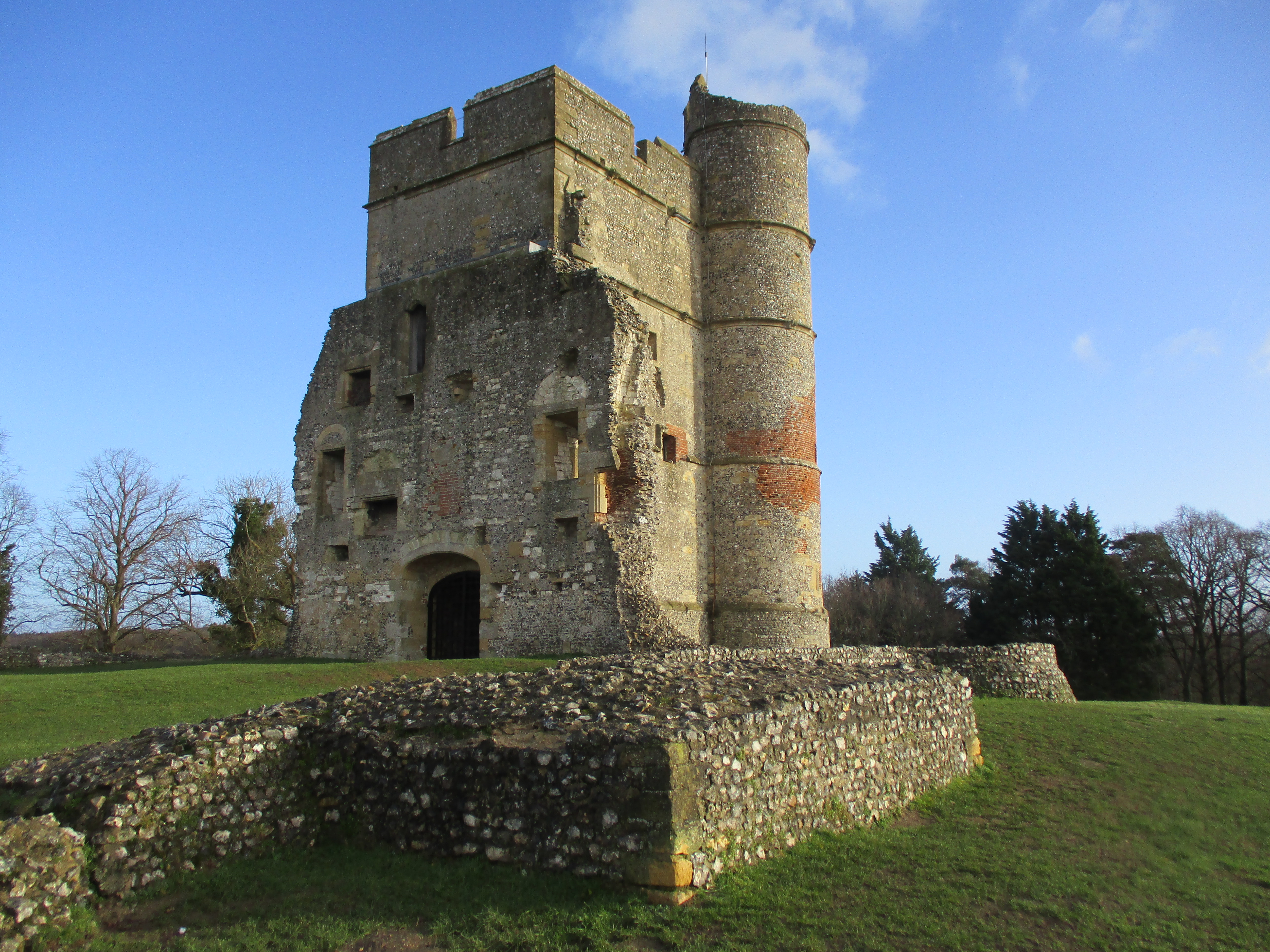 Castle 9. Замок Доннингтон. Medieval Britain. Abberbury. Full building of Berkhamsted Castle.