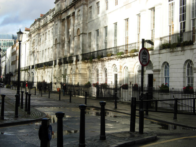 File:Fitzroy Square - geograph.org.uk - 656931.jpg