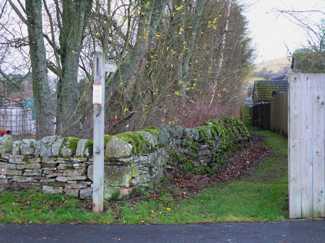 File:Footpath near Forstersteads - geograph.org.uk - 628557.jpg