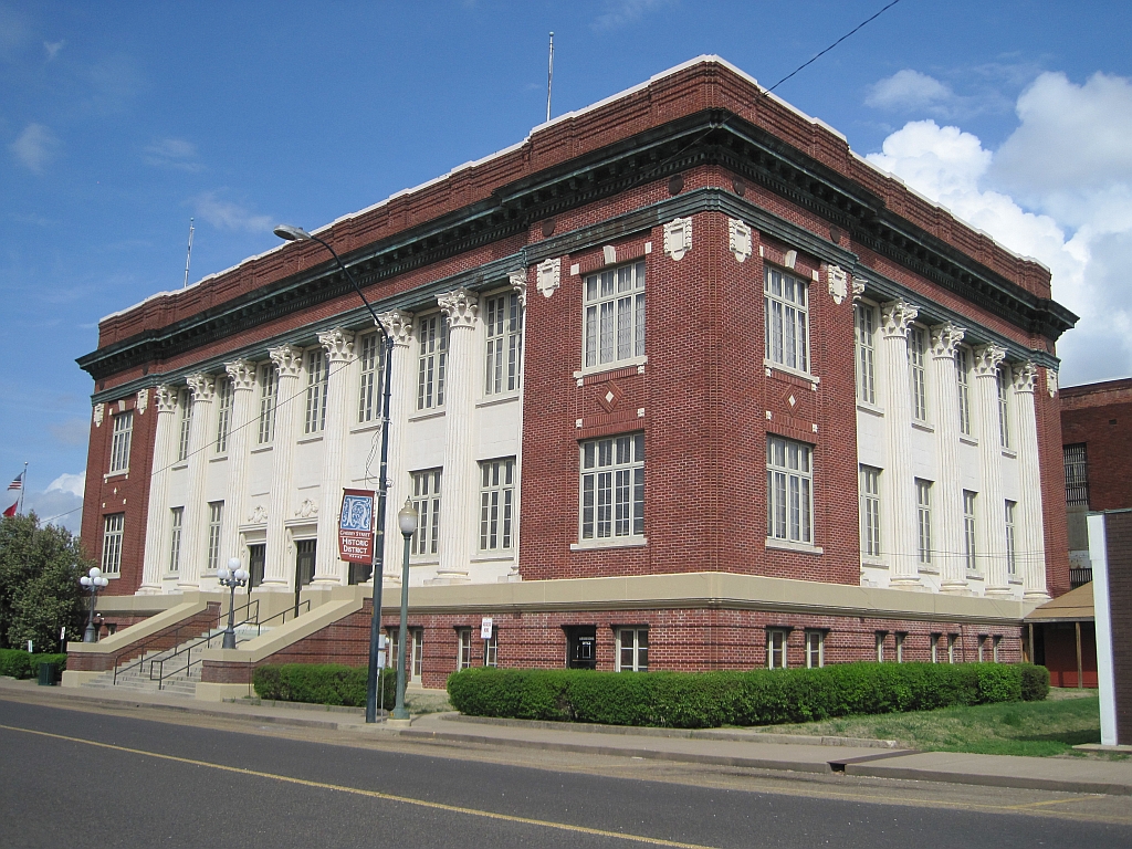 Photo of Phillips County Courthouse