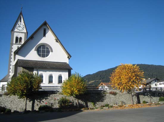 File:Herz Jesukirche Falera.jpg