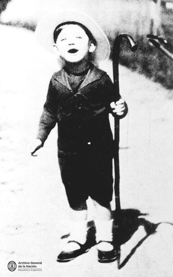 Julio Cortázar a los dos años de edad (Suiza; 1916).