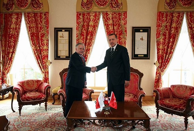 File:Lech and erdogan.JPG