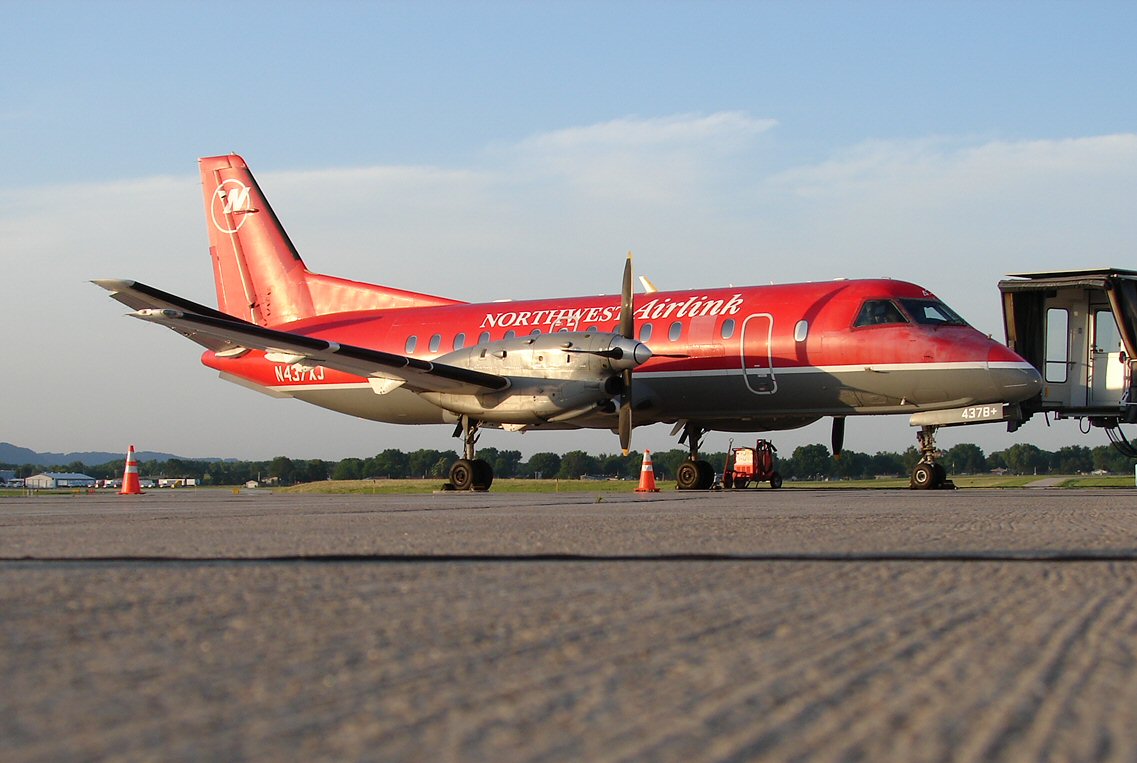 Mesaba Airlines Saab 340 B(+) (544365689).jpg