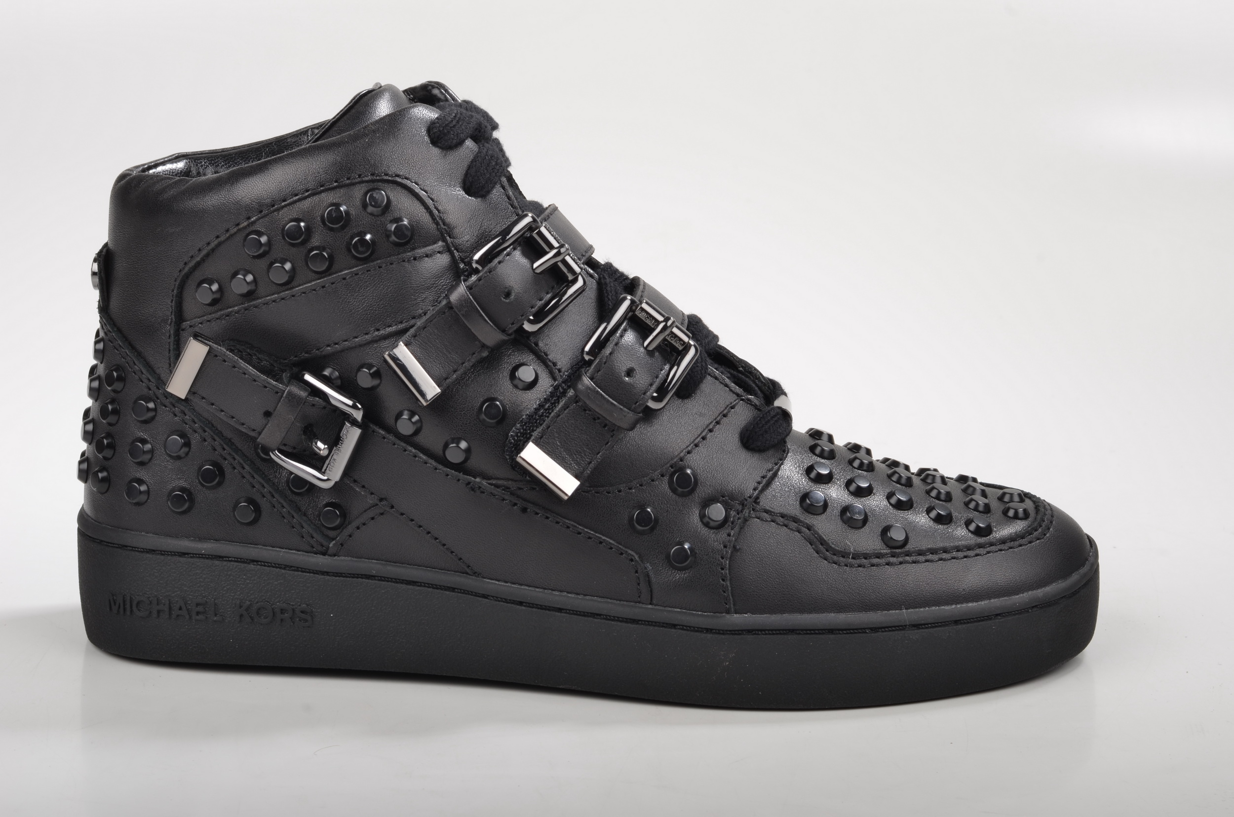 File:Michael Kors Bryn Sneaker High-Top Sneaker mit Nieten 43F4BRFS2L  Kalbsleder schwarz (3) (16406241187).jpg - Wikimedia Commons