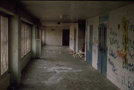 File:Pruitt-Igoe-corridor-actual.jpg