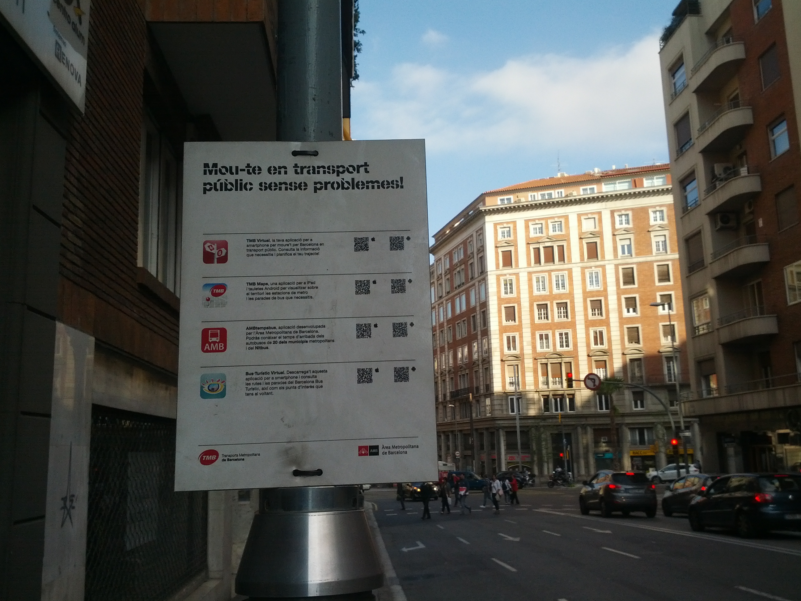 File Qr Codes At The Bus Stop Jpg Wikimedia Commons