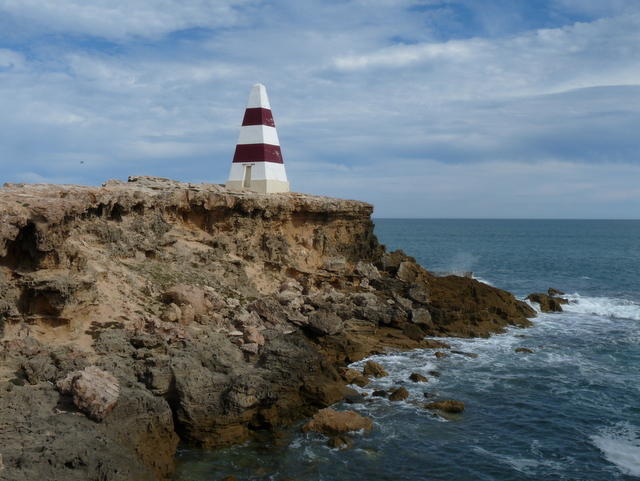 File:Robe Obelisk.JPG