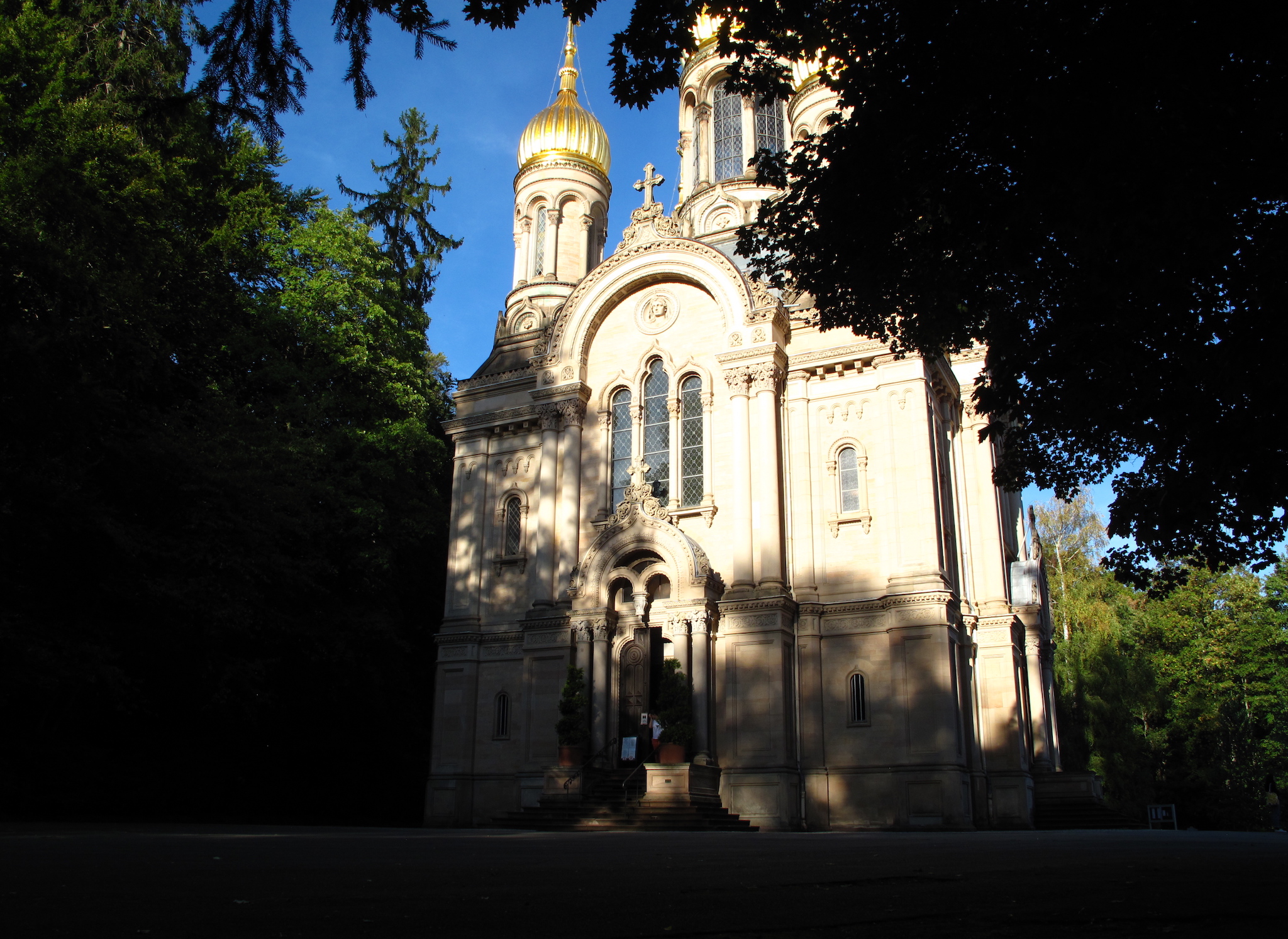 Russisch-Orthodoxe Kirche in Wiesbaden 012.jpg. 