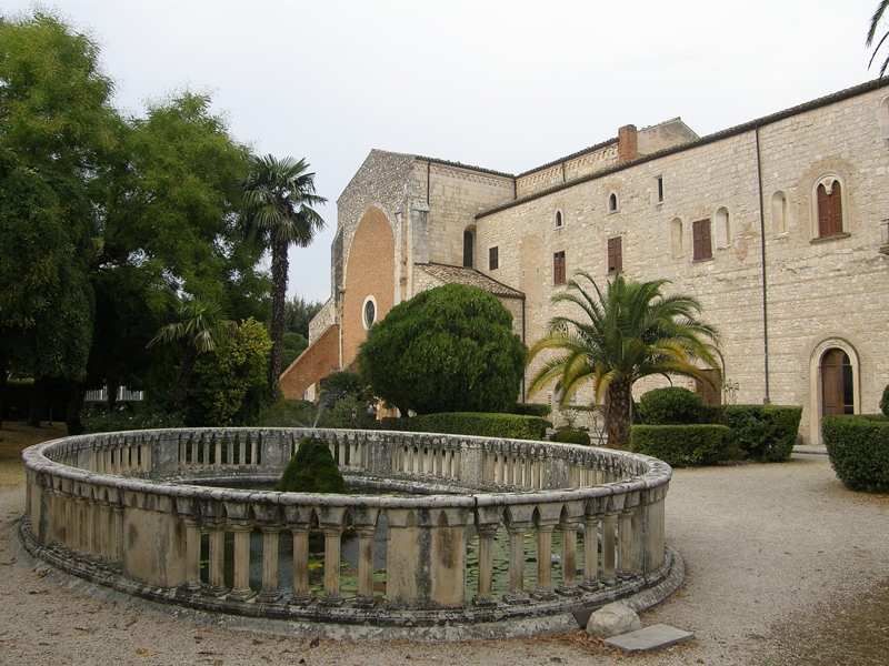 Santa Maria Arabona (Manoppello) 040 (RaBoe).jpg