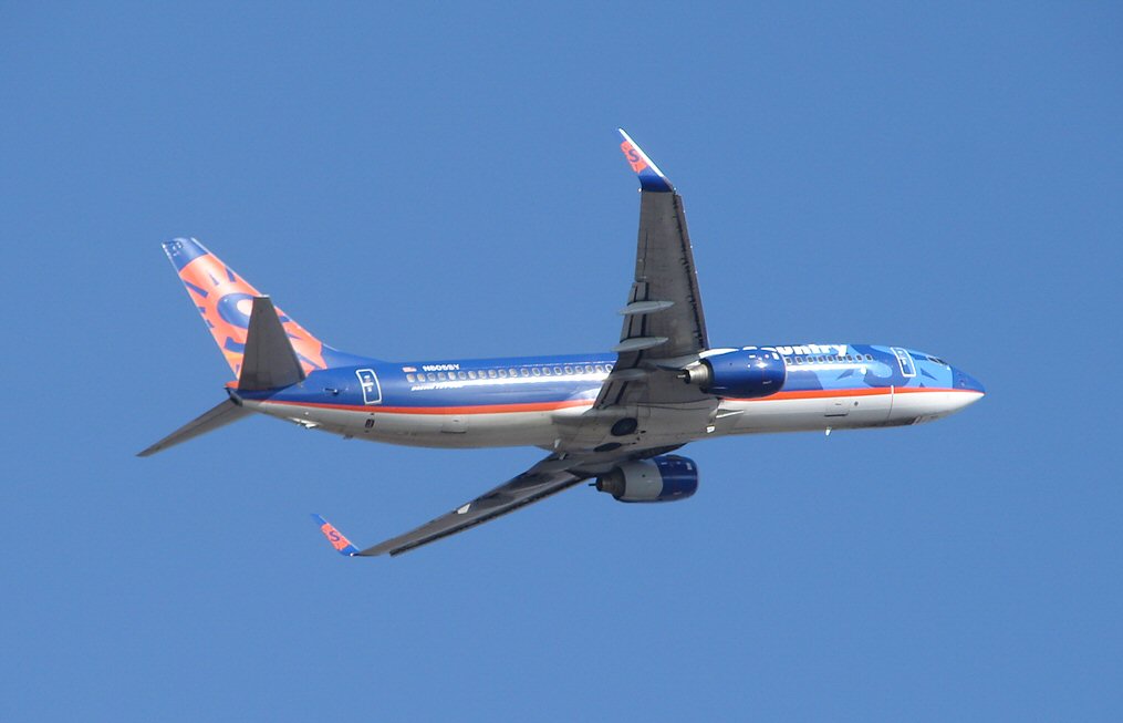 Sun Country Airlines 737 (439076496).jpg