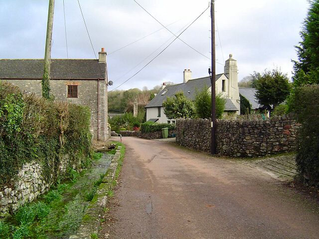 File:Torbryan high street - South Devon - geograph.org.uk - 73986.jpg