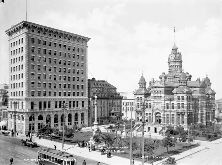 File:Union Bank of Canada, Leland Hotel, Volunteer Monument and City Hall, Winnipeg, Man. ..jpg