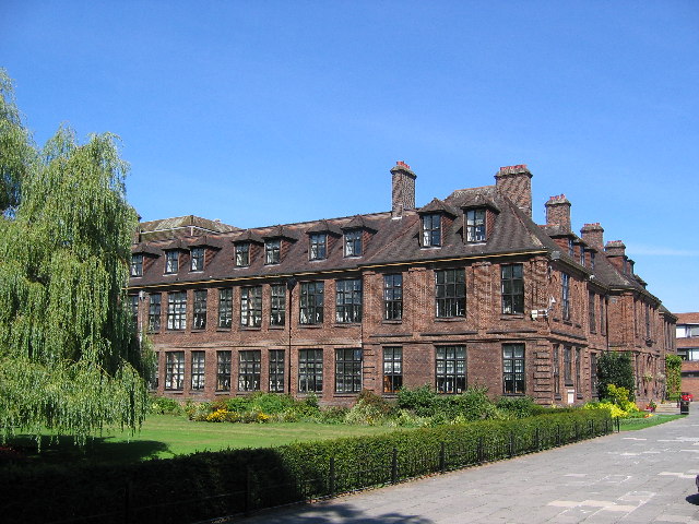 File:Venn Building, University of Hull.jpg