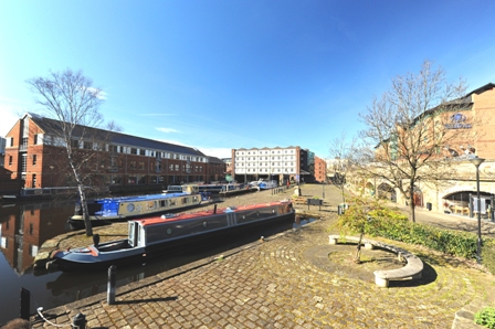File:Victoria Quays Sheffield S2 5SY.jpg