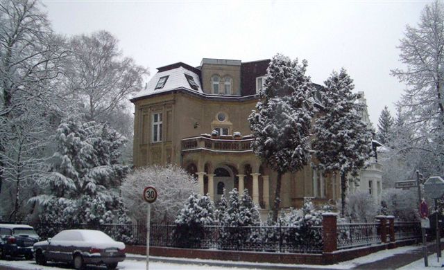 File:Villa Kadettenweg Ringstrasse.JPG