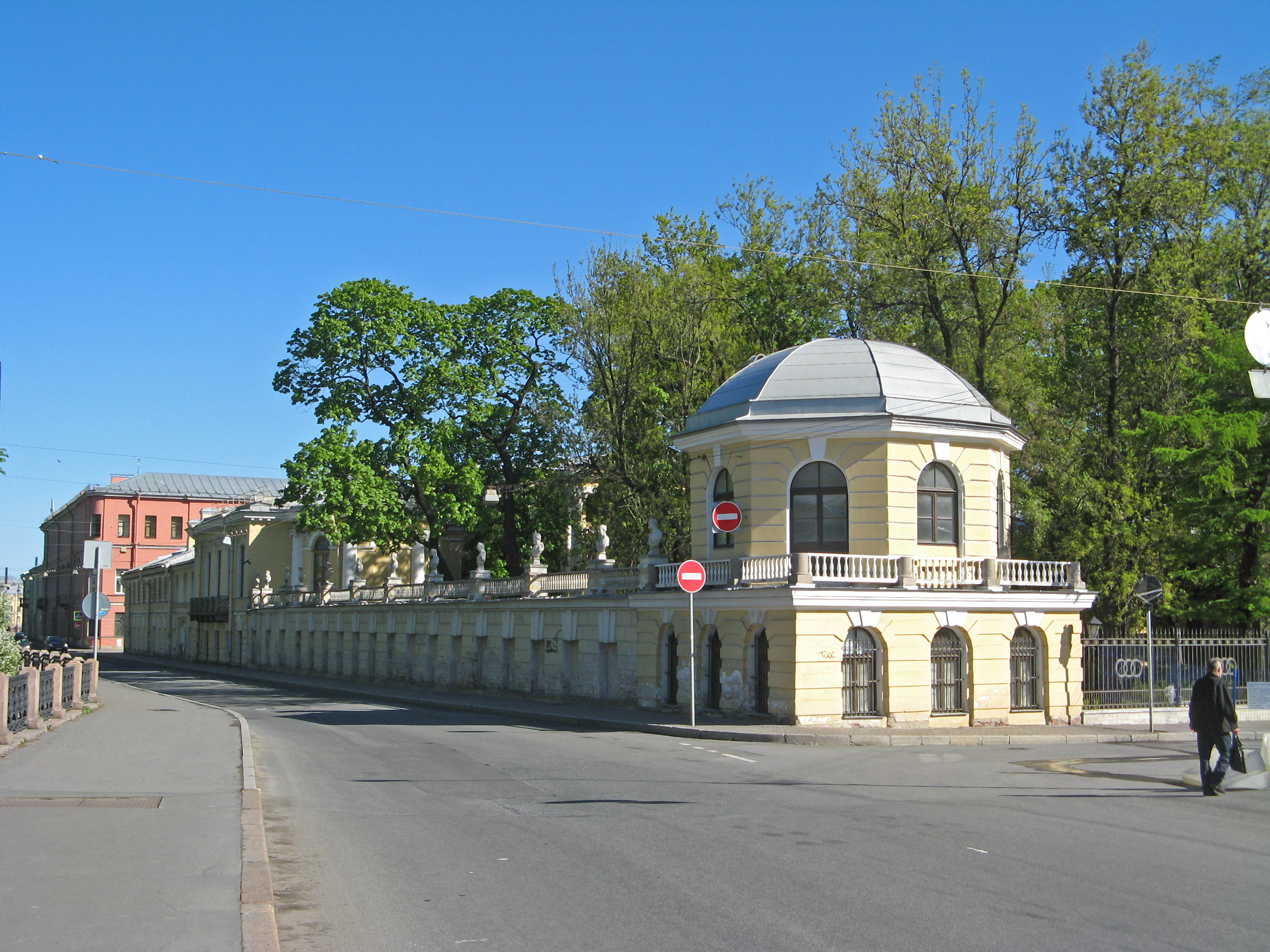 дворец бобринских