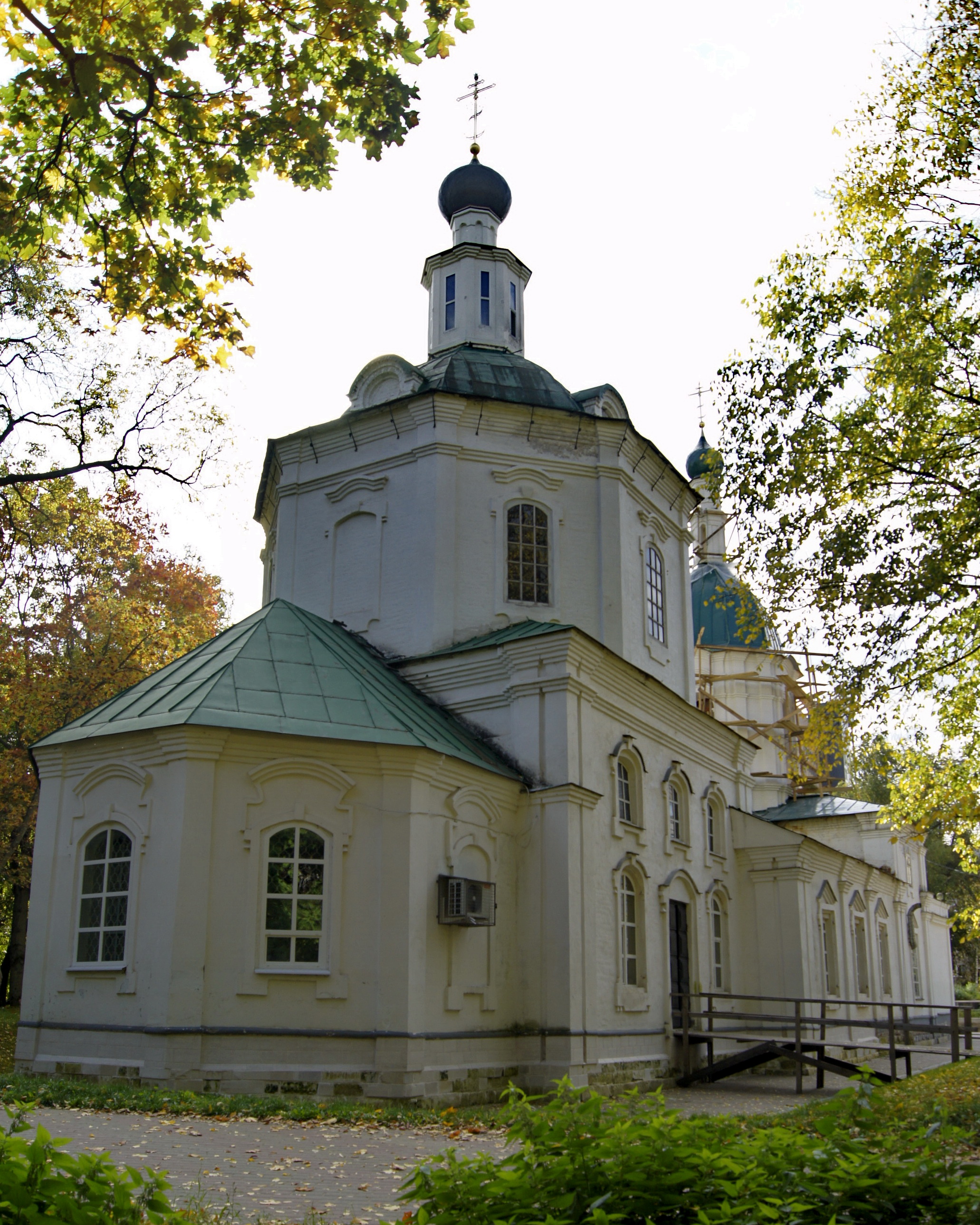 Церковь в парке Кулибина Нижний Новгород