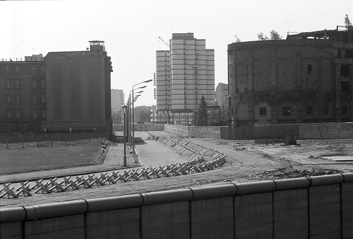 File Berlin Potsdamer Platz a Jpg Wikimedia Commons