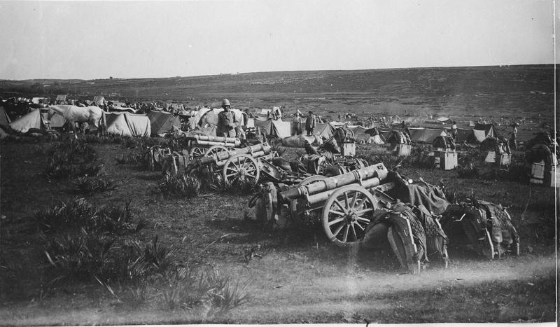 File:Campement de l'artillerie - les 65 de montagne - Aïn Sbitt - Médiathèque de l'architecture et du patrimoine - AP62T061031.jpg