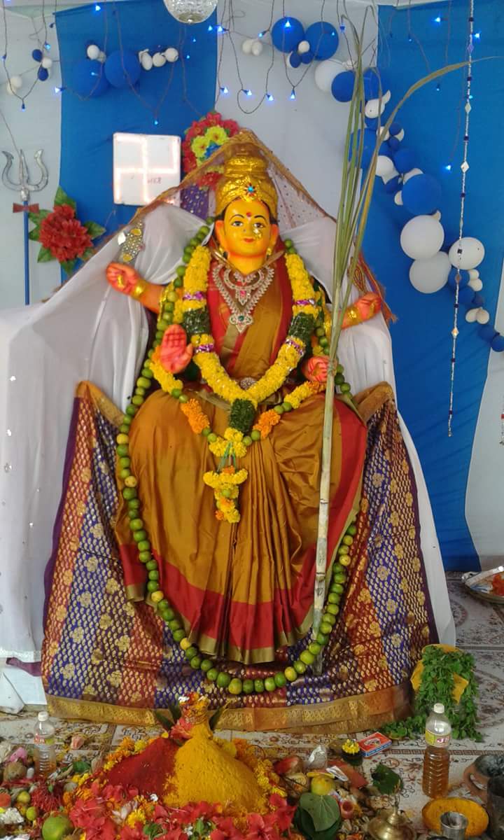 File:Chinalingala Dussera 2015 Sri Lalitha devi Alamkaram by ...