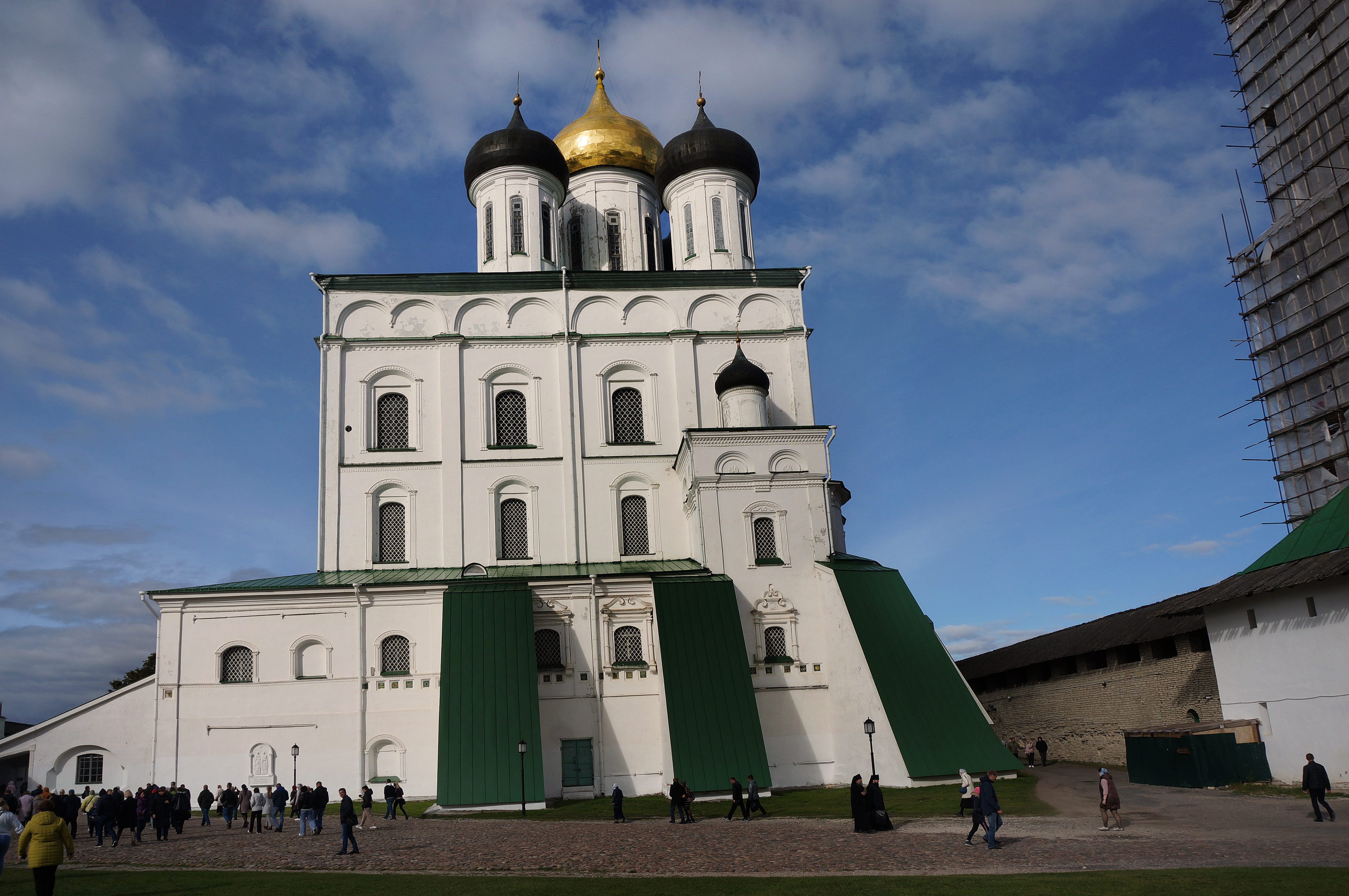 Колокольня Псковского Кремля.