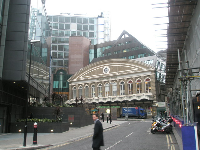 File:Entrance to Fenchurch Street Station - geograph.org.uk - 642358.jpg