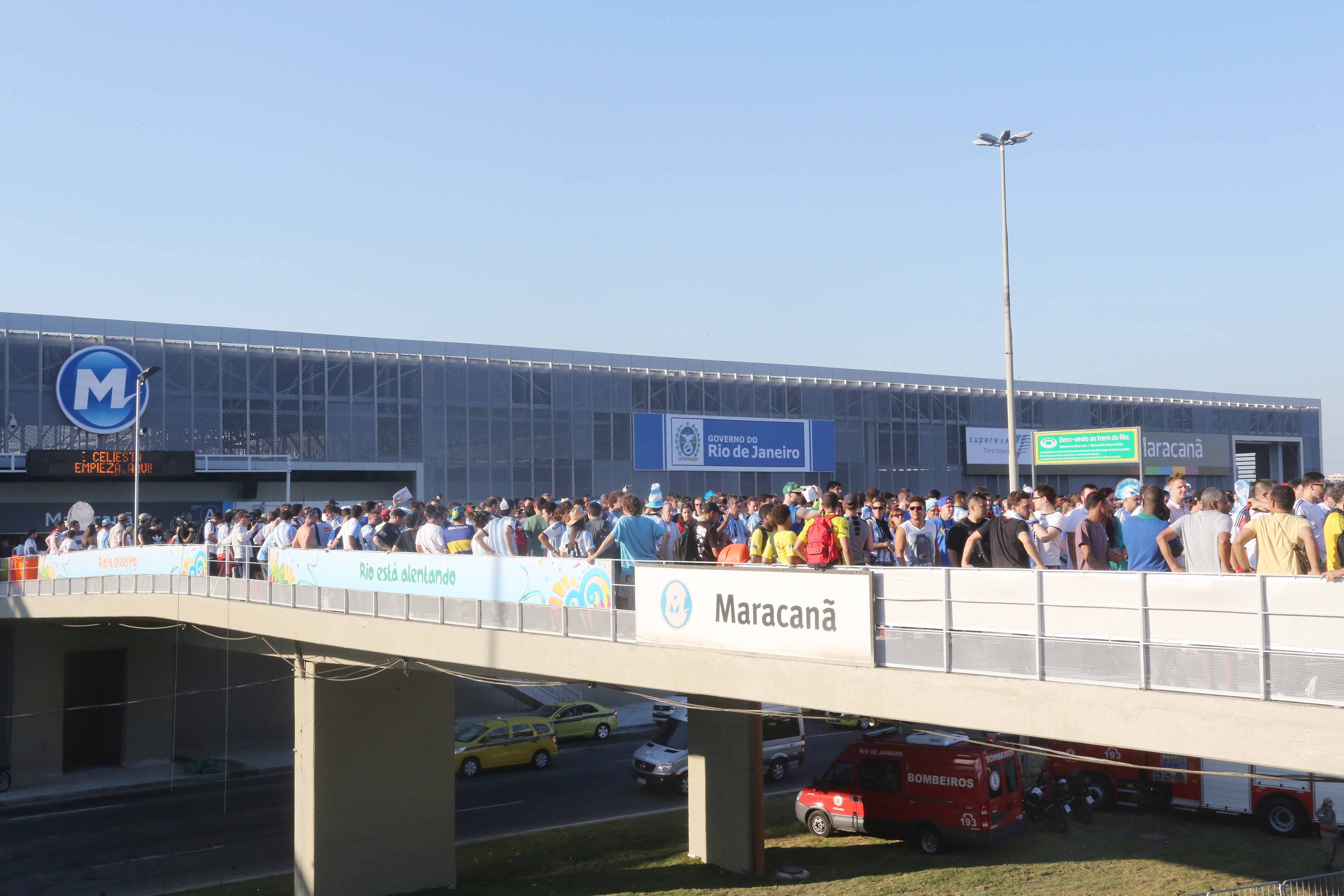 Estação Maracanã vazia em dia de jogo?