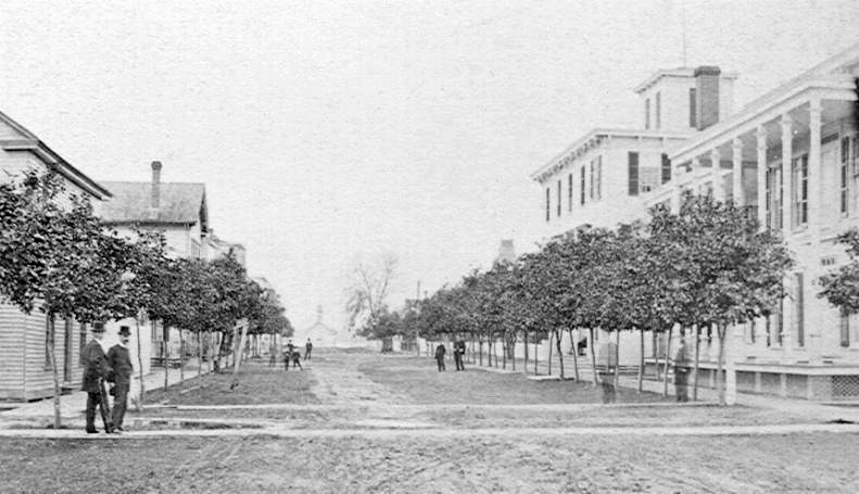 File:Front Street, Palatka, FL.jpg