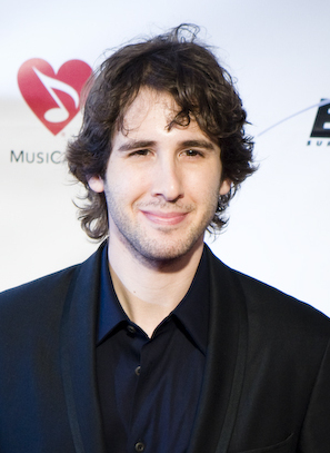 File:Josh Groban (Cropped).jpg