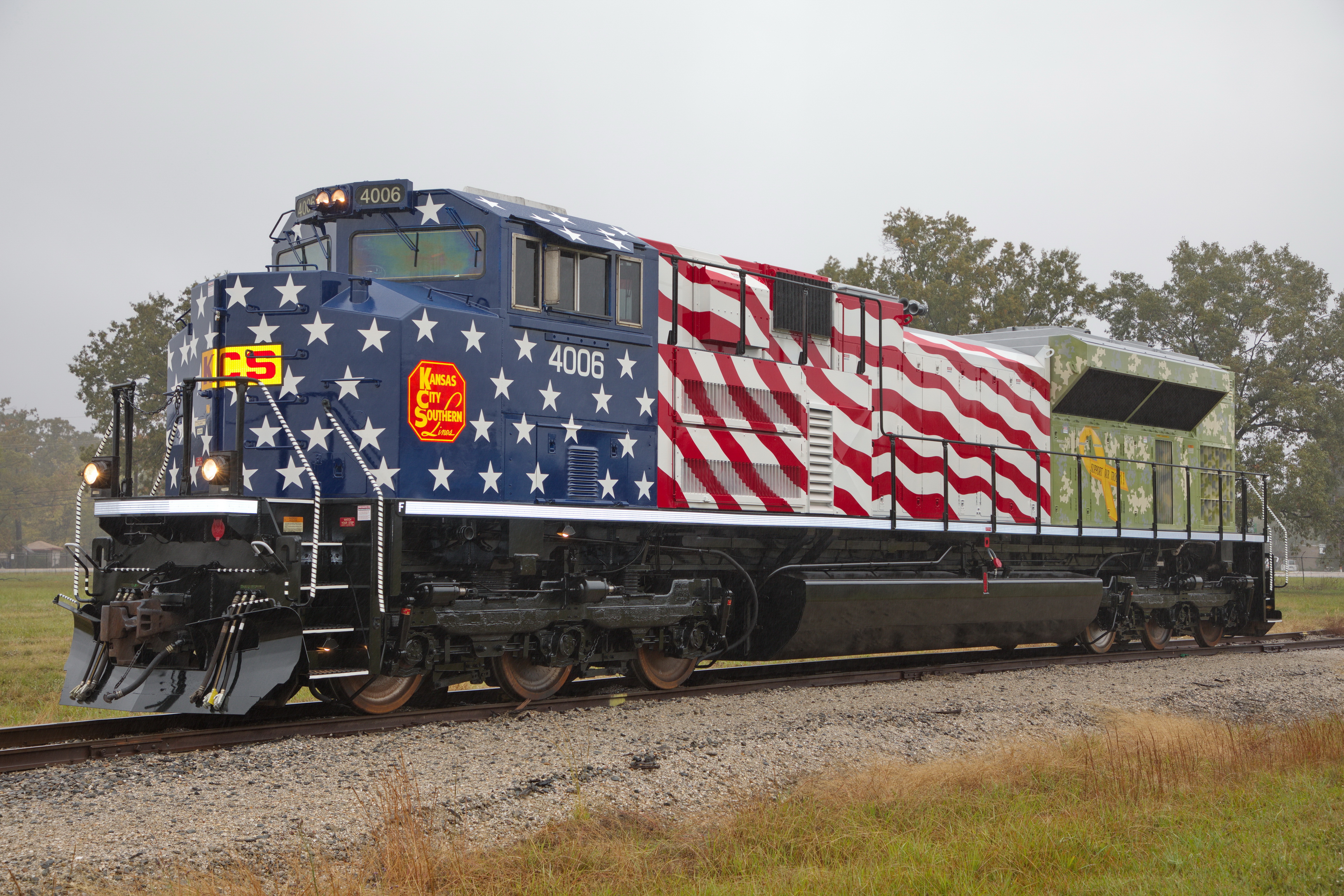 Железные дороги сша. KCS Diesel locomotive. EMD s070. KCS 4006. Американские поезда.