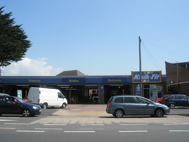 File:Kwik Fit in Forton Road - geograph.org.uk - 1327709.jpg