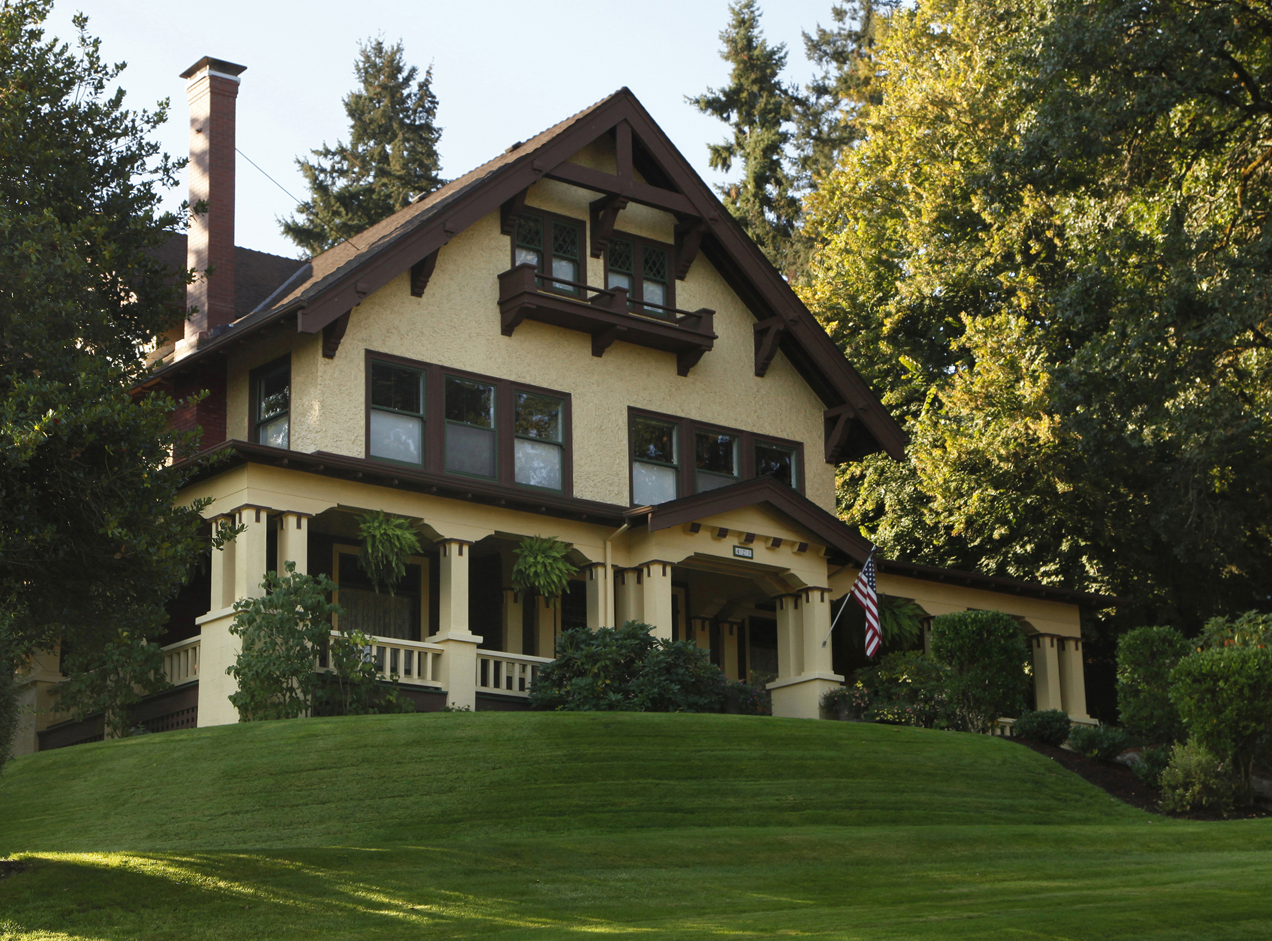 File:Louis J. Adams House (Silverton, Oregon) 1.jpg - Wikimedia Commons