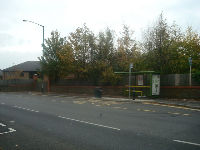 File:Maidstone Road, Chatham - geograph.org.uk - 1562663.jpg