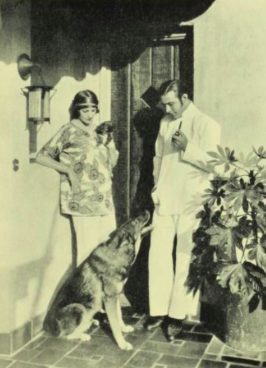 File:Natacha Rambova and Rudolph Valentino with dogs.png