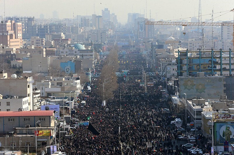 Файл:Qasem Soleim funeral Tehran 3.jpg