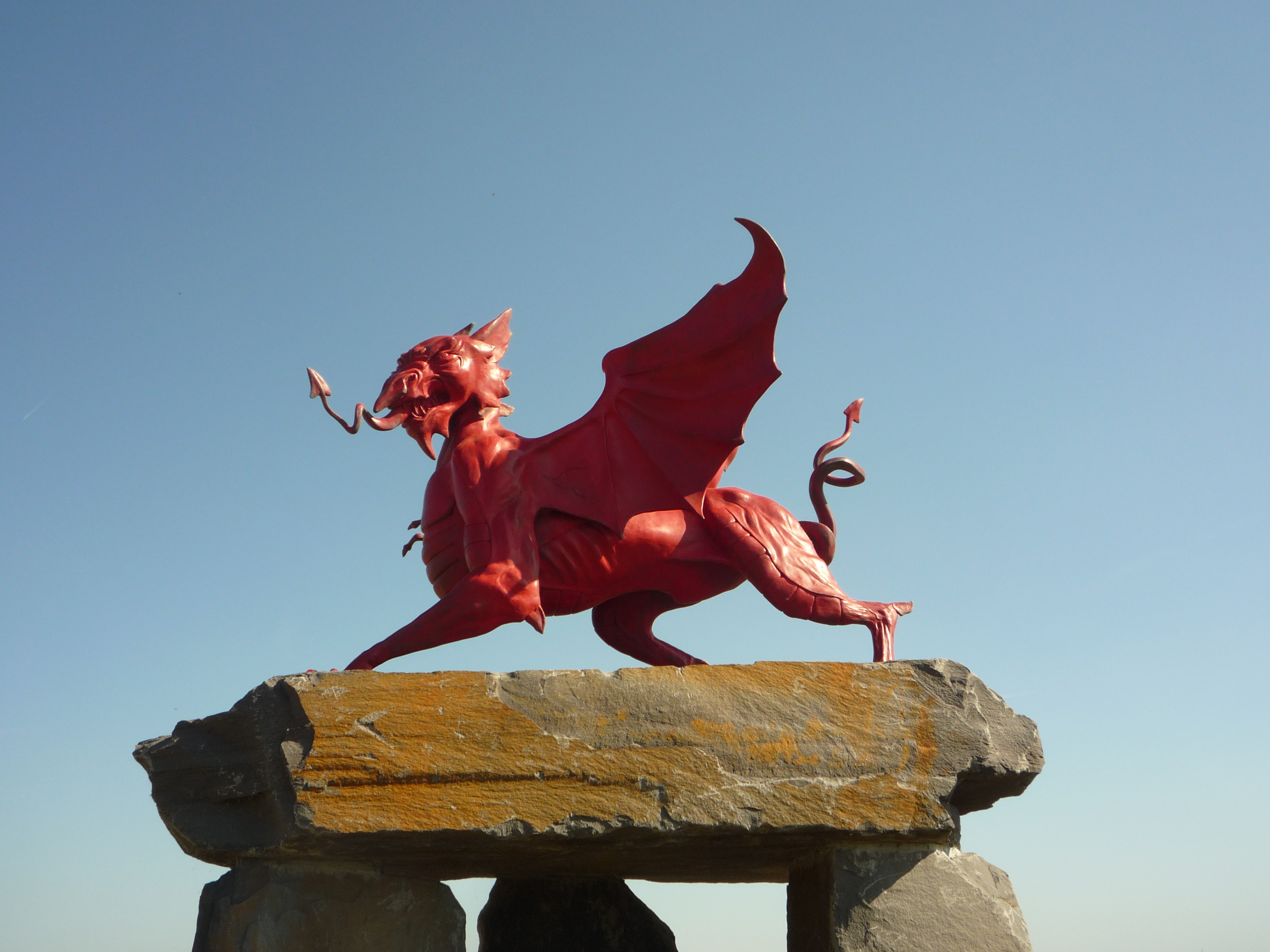 File:Red Dragon sculpture, National Memorial Ypres.jpg - Wikimedia Commons