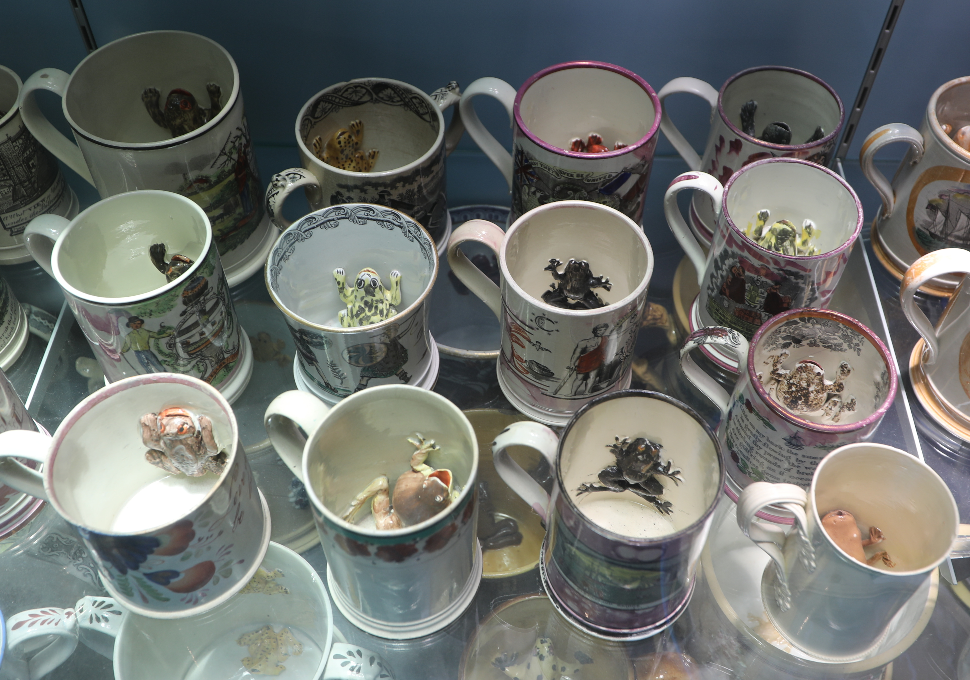 File:Set of frog mugs.jpg - Wikipedia