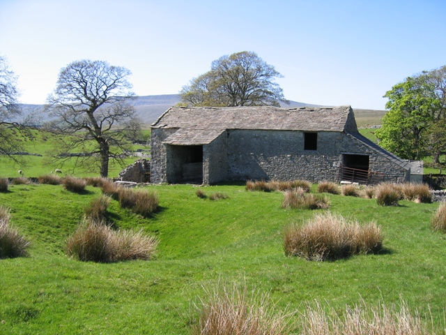 File:The Old Barn at Thorns - geograph.org.uk - 514196.jpg