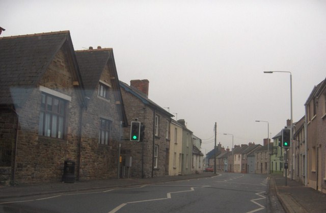 File:The Road to Harfat - geograph.org.uk - 873198.jpg