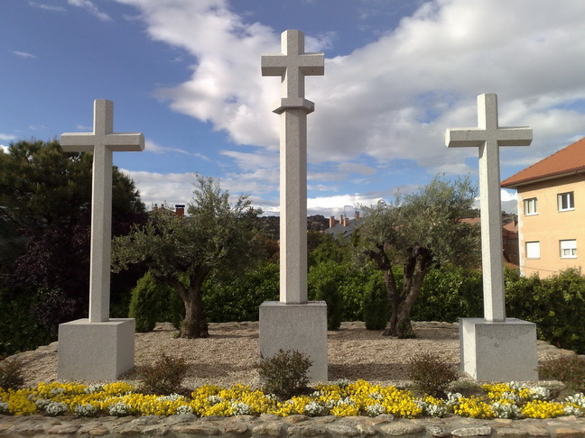 File:Torrelodones.Tres Cruces.jpg