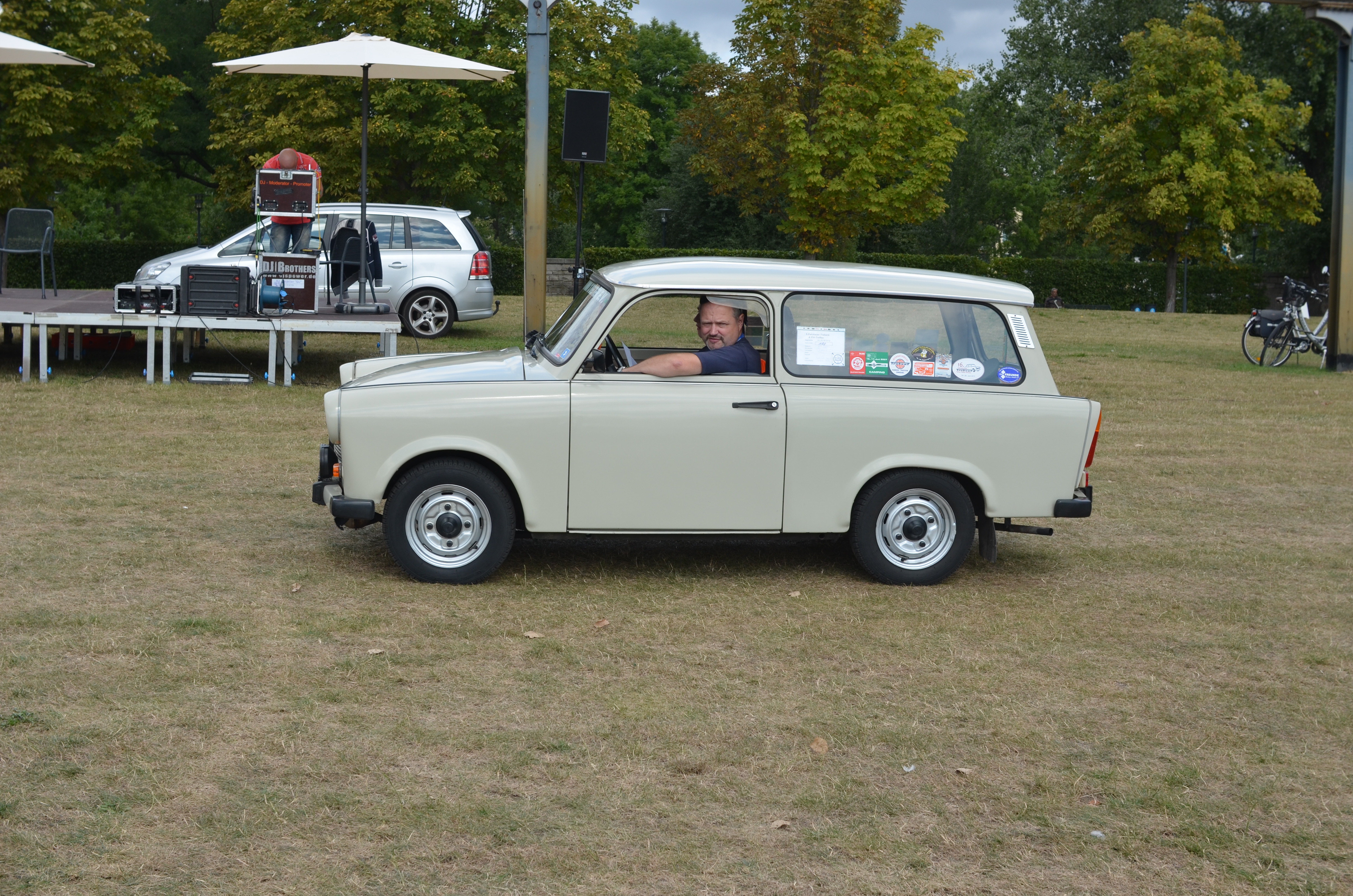 Trabant с человек