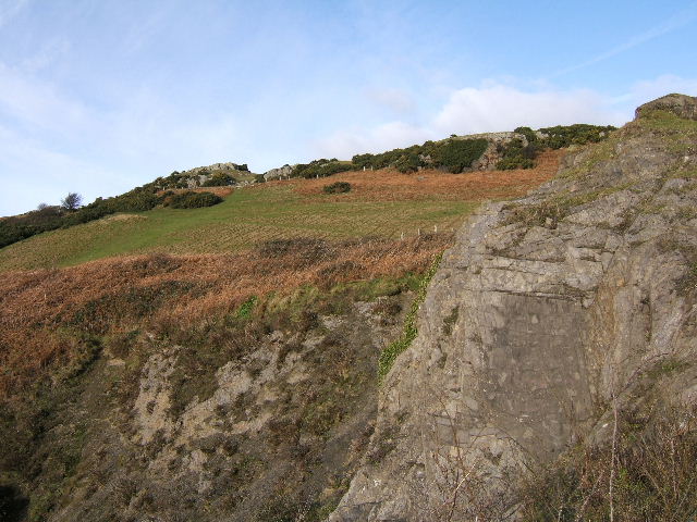 File:Vardre, from the top of the lower quarry - geograph.org.uk - 658014.jpg