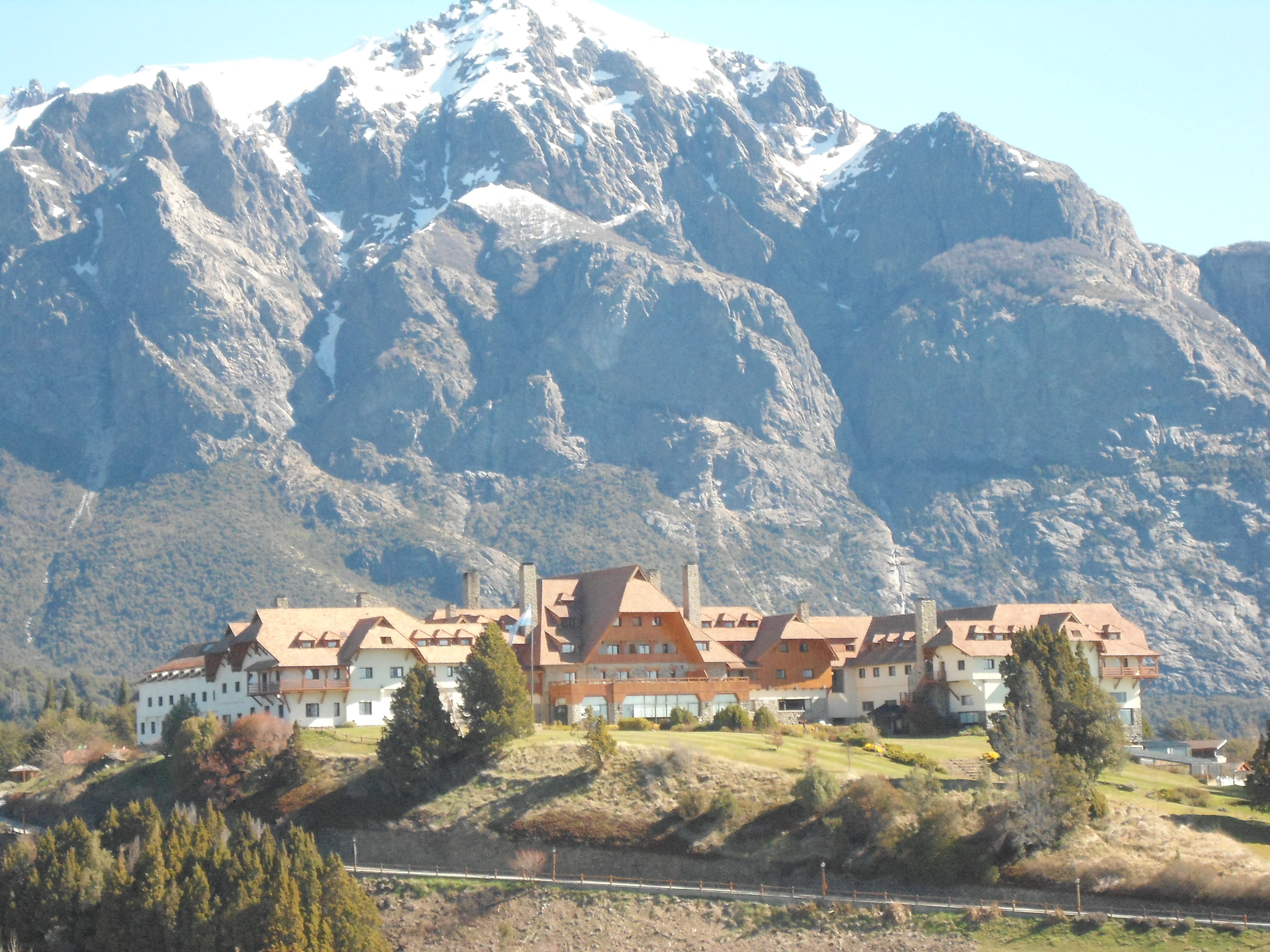 File Vista Del Hotel Llao Llao Bariloche Jpg Wikimedia Commons