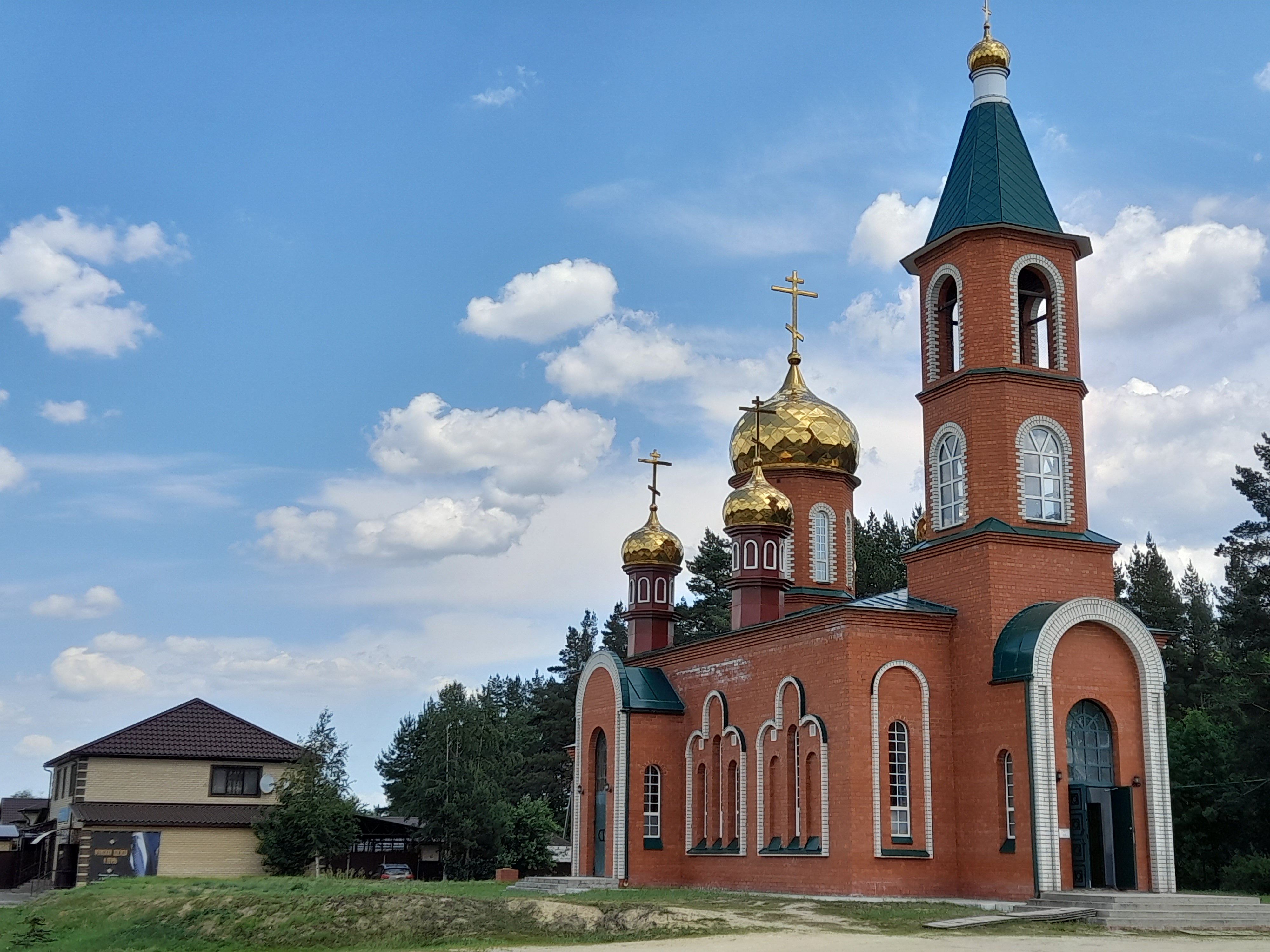 Дмитровская Церковь Ломоносов. Дмитровская Церковь Березовка.