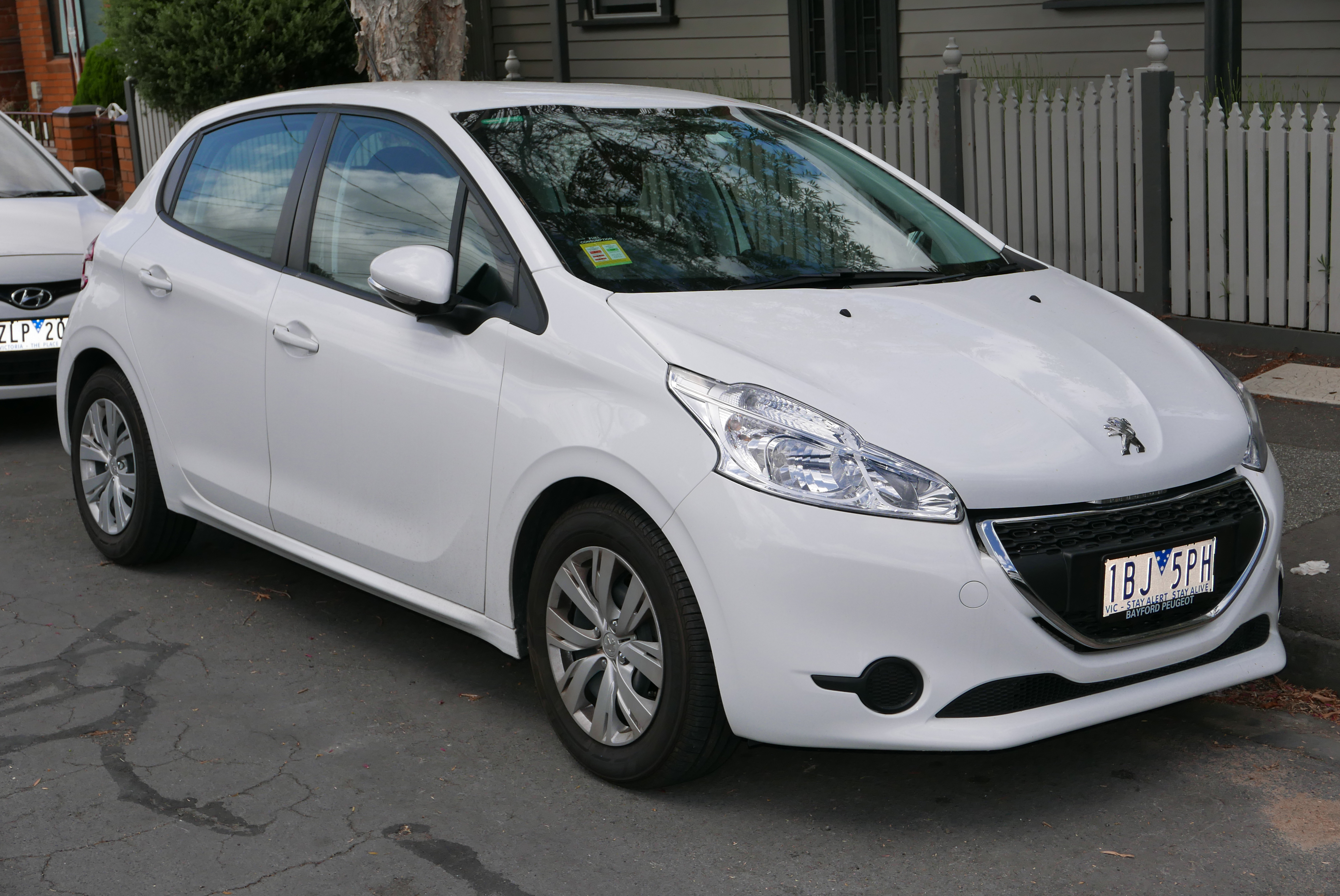 File:2014 Peugeot 208 (A9 MY13) Active 5-door hatchback (2015-11-13) 01.jpg  - Wikipedia