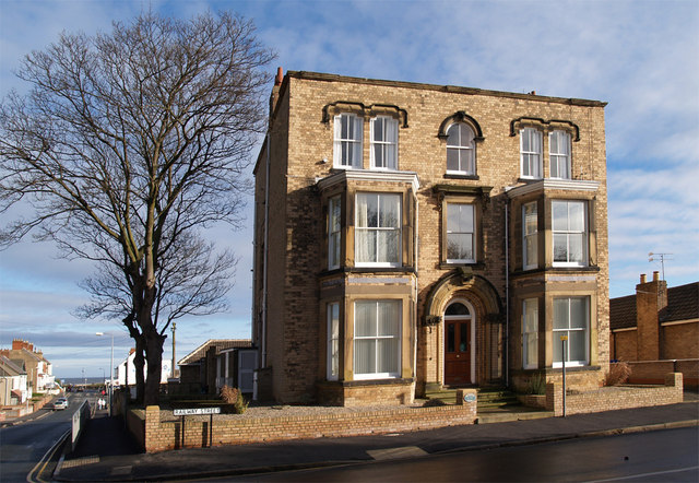 File:Brampton House Railway Street Hornsea.jpg