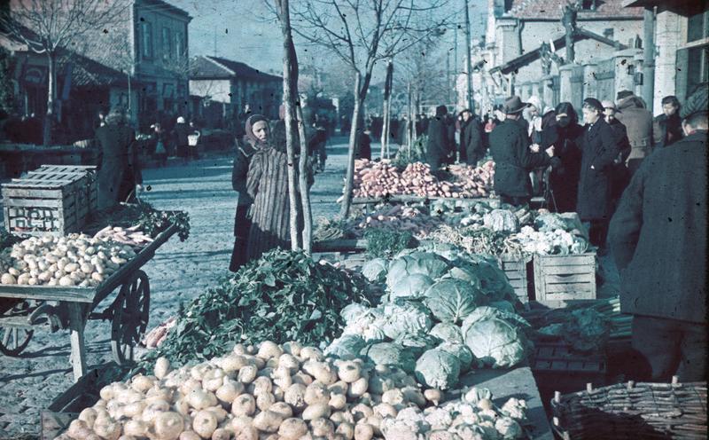 File:Bundesarchiv N 1603 Bild-155, Sofia, Markt.jpg